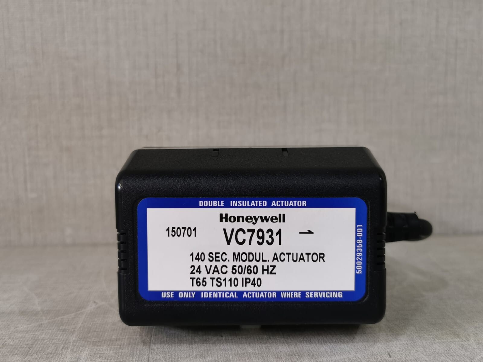 Honeywell VC7931ZZ11T HONEYWELL VC7931/VC7931ZZ11T MODULATING VC VALVE ACTUATOR W/ CABLE 2