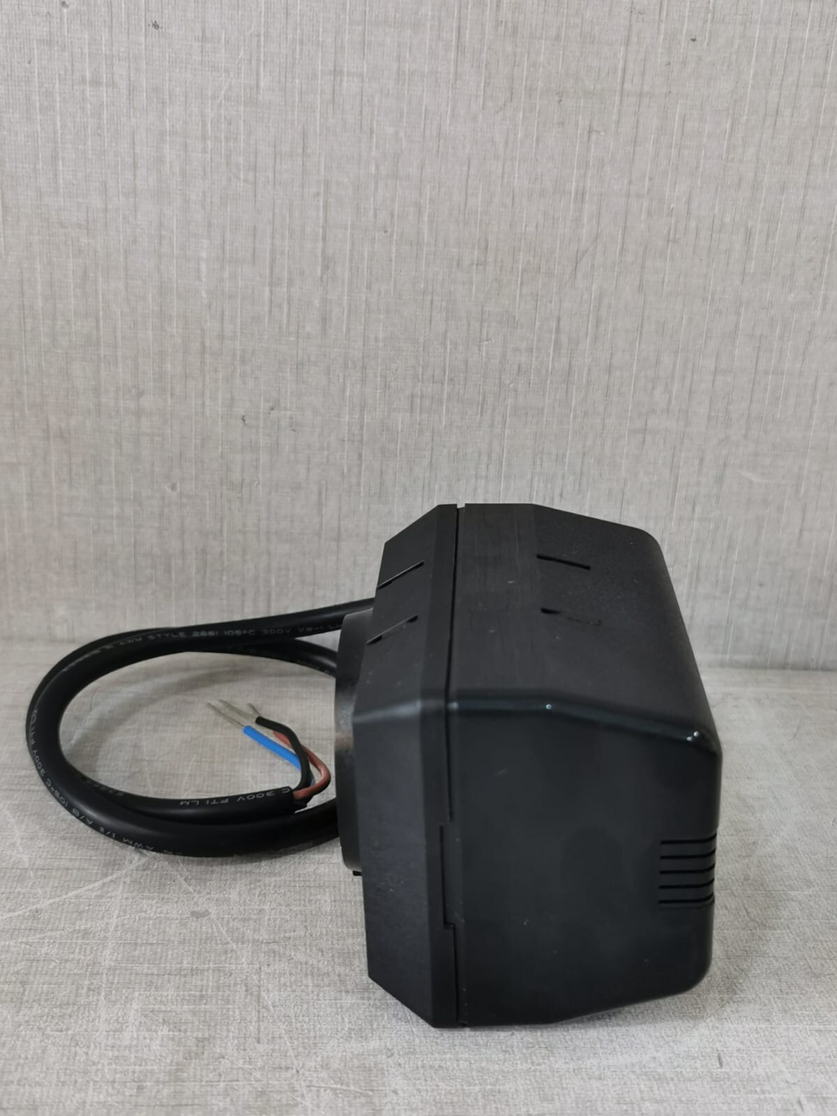 Honeywell VC7931ZZ11T HONEYWELL VC7931/VC7931ZZ11T MODULATING VC VALVE ACTUATOR W/ CABLE 9