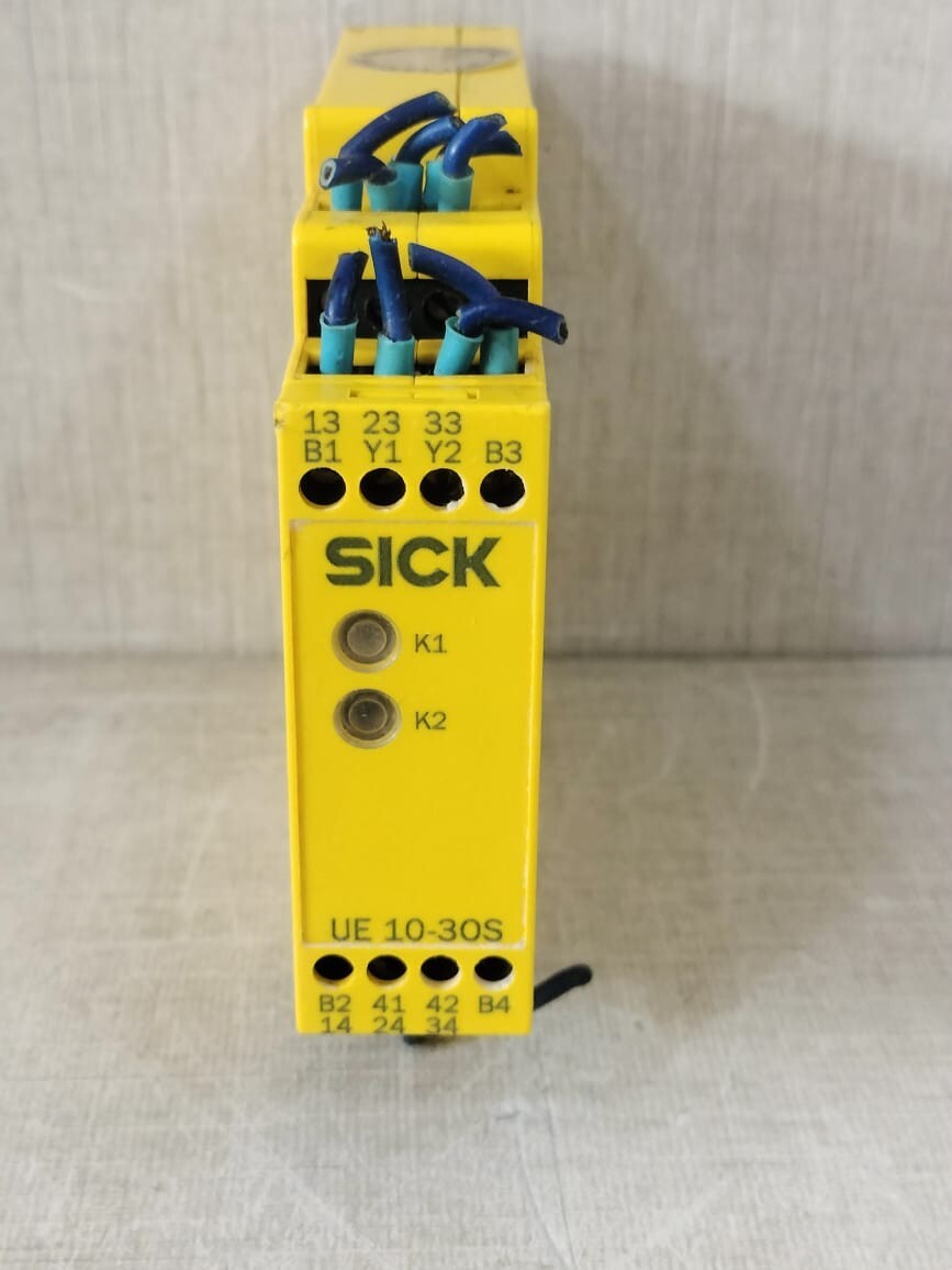 SICK UE10-3OS2D0 SAFETY RELAY