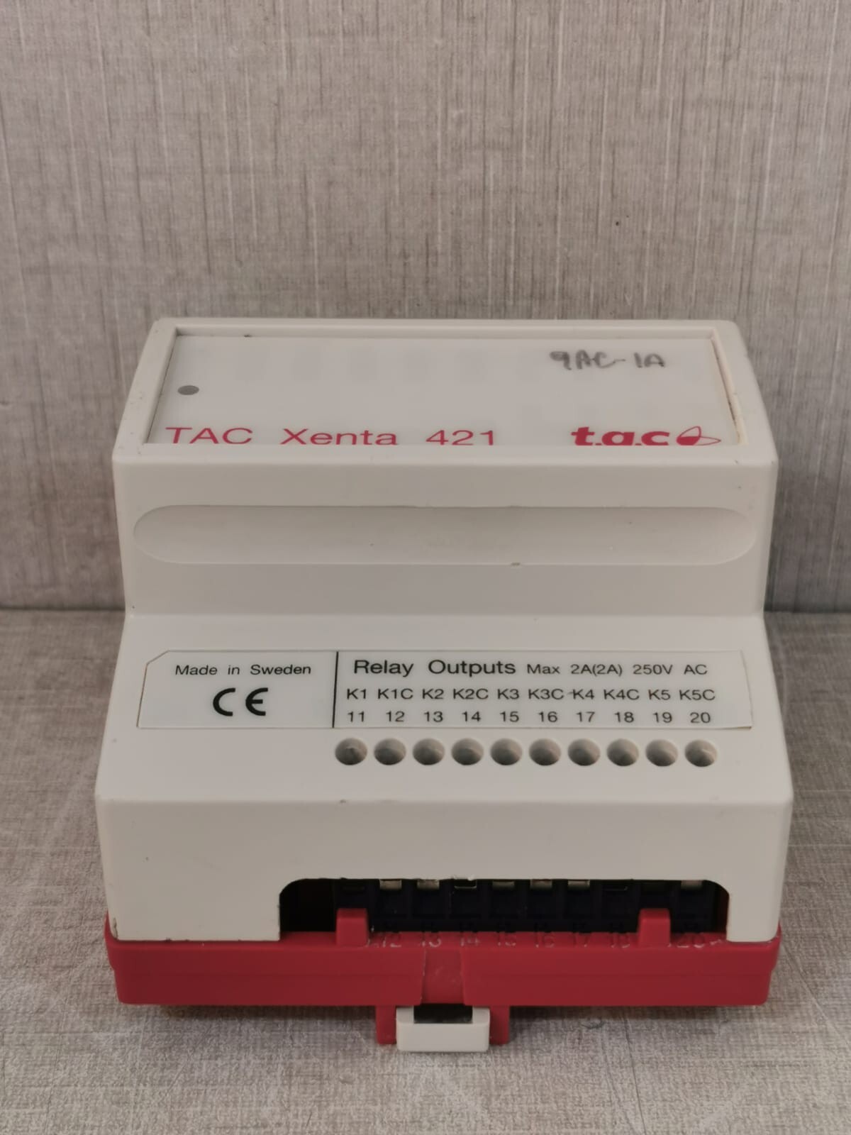 Schneider Electric XENTA-421 TAC XENTA 421 CONTROLLER I/O MODULE 0-073-0241-1 8
