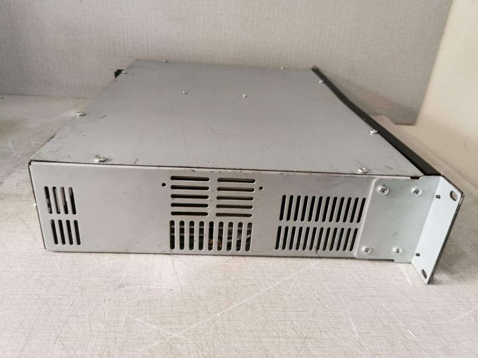 TOA CORPORATION VP-2421 TOA VP-2421 Power Amplifier 1x420W 8