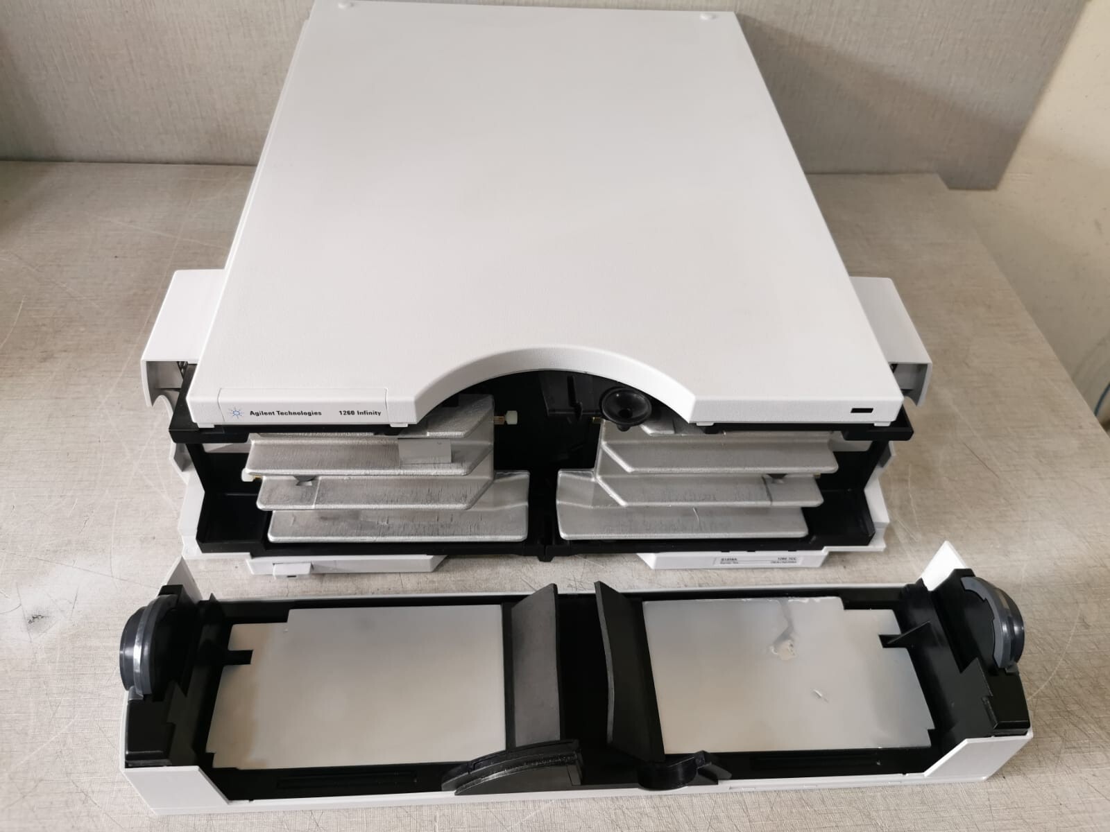 Agilent Technologies G1316A Agilent 1260 Infinity G1316A Column Compartment 8