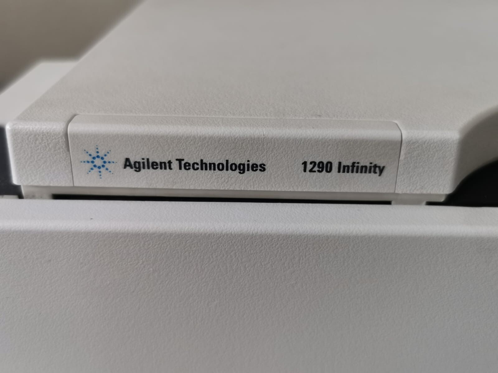 Agilent Technologies G1316C Agilent 1290 Infinity G1316C Thermostatted Column Compartment 2