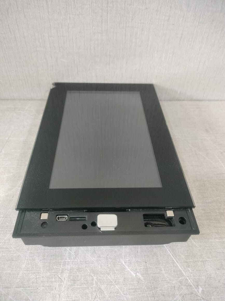 Schneider Electric MTN6260-0307 VER.2 SCHNEIDER ELECTRIC MTN6260-0307 VER.2 U.MOTION CLIENT TOUCH 7 9