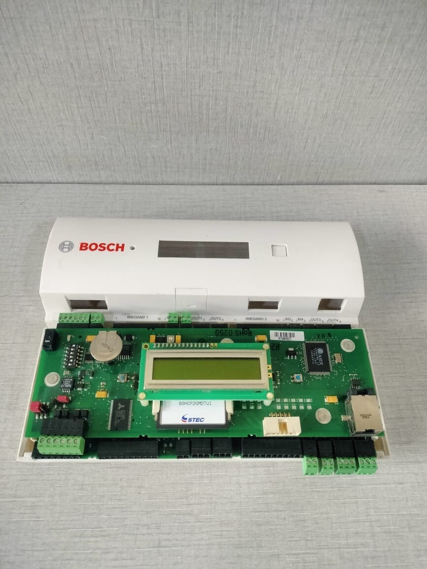 BOSCH APC-AMC2-4WCF CONTROL PANEL - BROKEN CASE