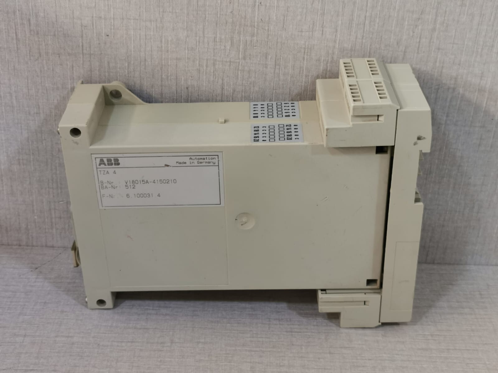 ABB V18015A-4150210 ABB TZA4 DIGITAL MEASURING COMPUTER V18015A-4150210 4