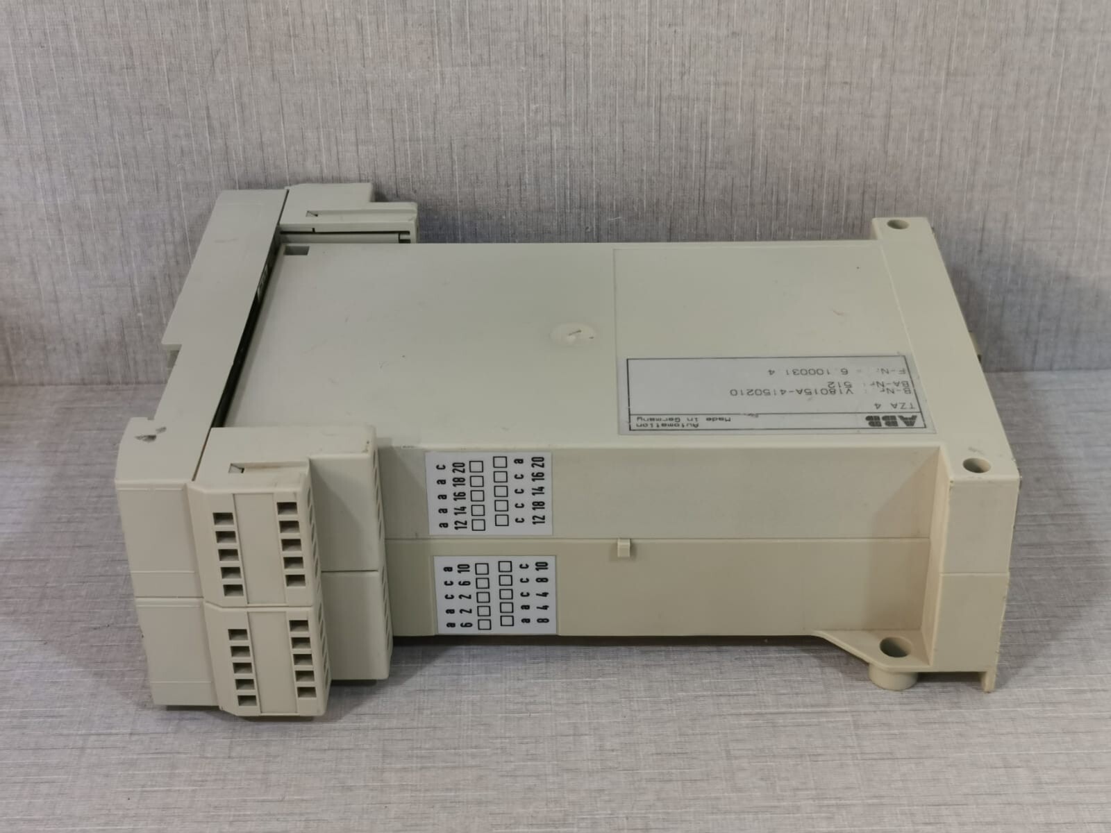 ABB V18015A-4150210 ABB TZA4 DIGITAL MEASURING COMPUTER V18015A-4150210 7