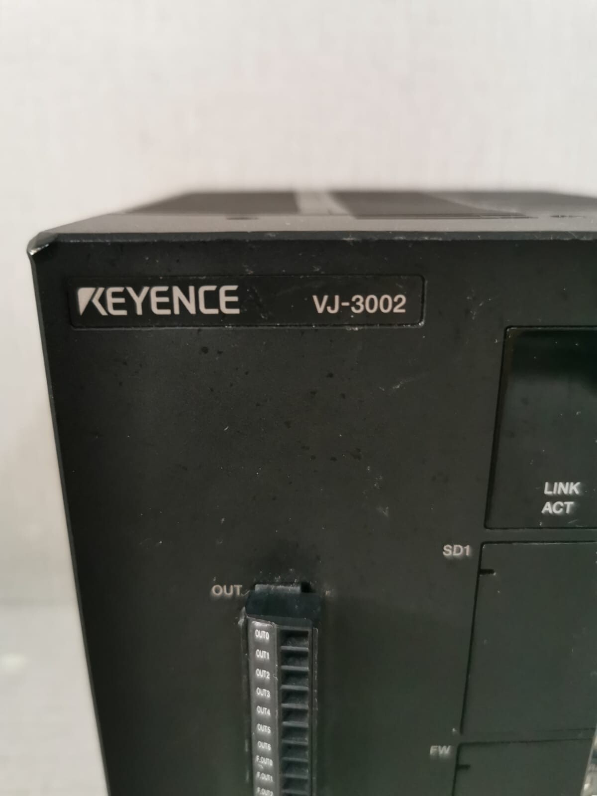 KEYENCE VJ-3002 KEYENCE VJ-3002 IMAGE PROCESSING CONTROLLER 2