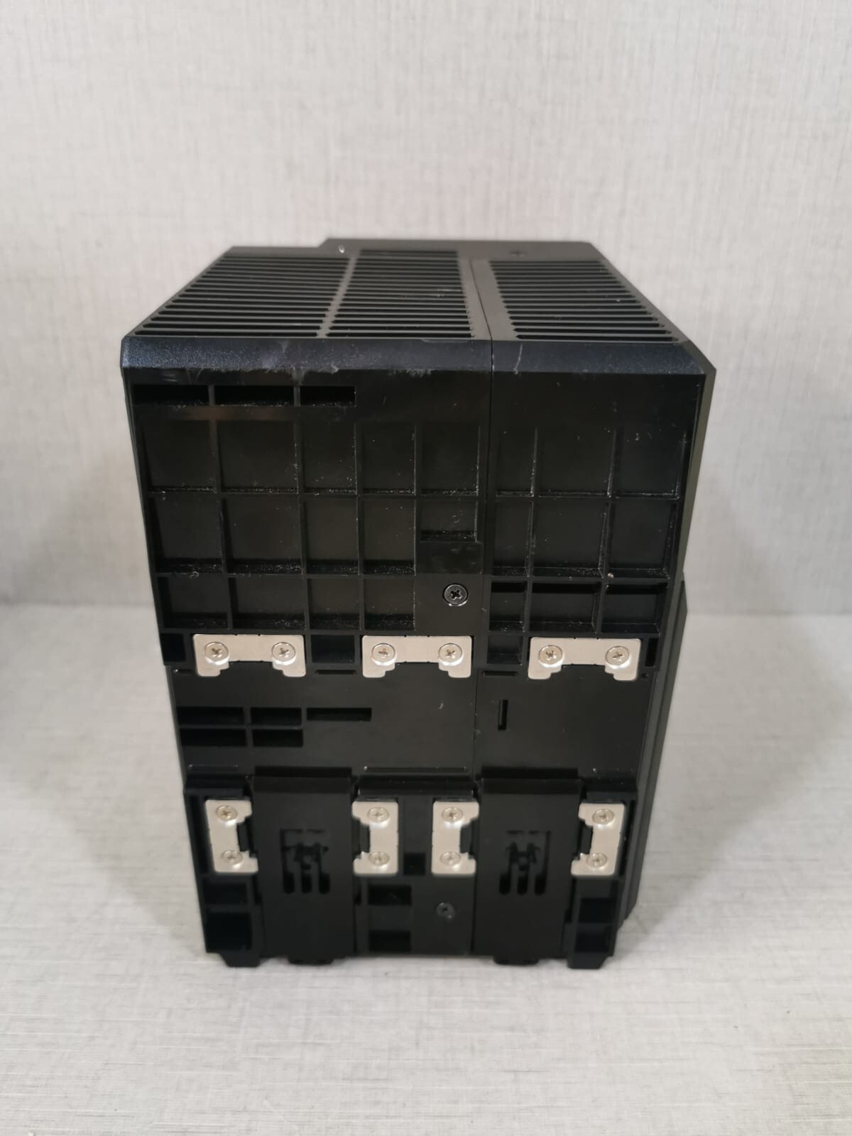 KEYENCE VJ-3002 KEYENCE VJ-3002 IMAGE PROCESSING CONTROLLER 9