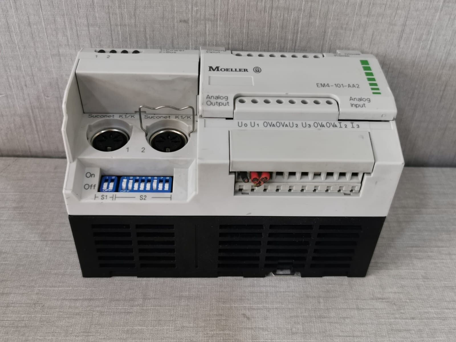 Moeller EM4-101-AA2 MOELLER EM4-101-AA2 ANALOG MODULE 4
