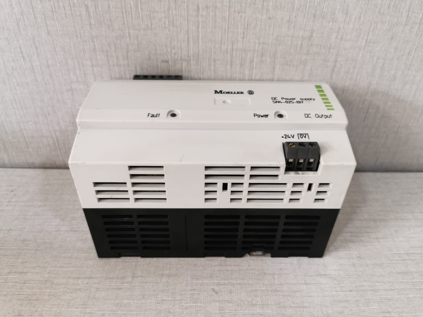 Moeller SN4-025-B17 Moeller SN4-025-B17 DC Power Supply 4