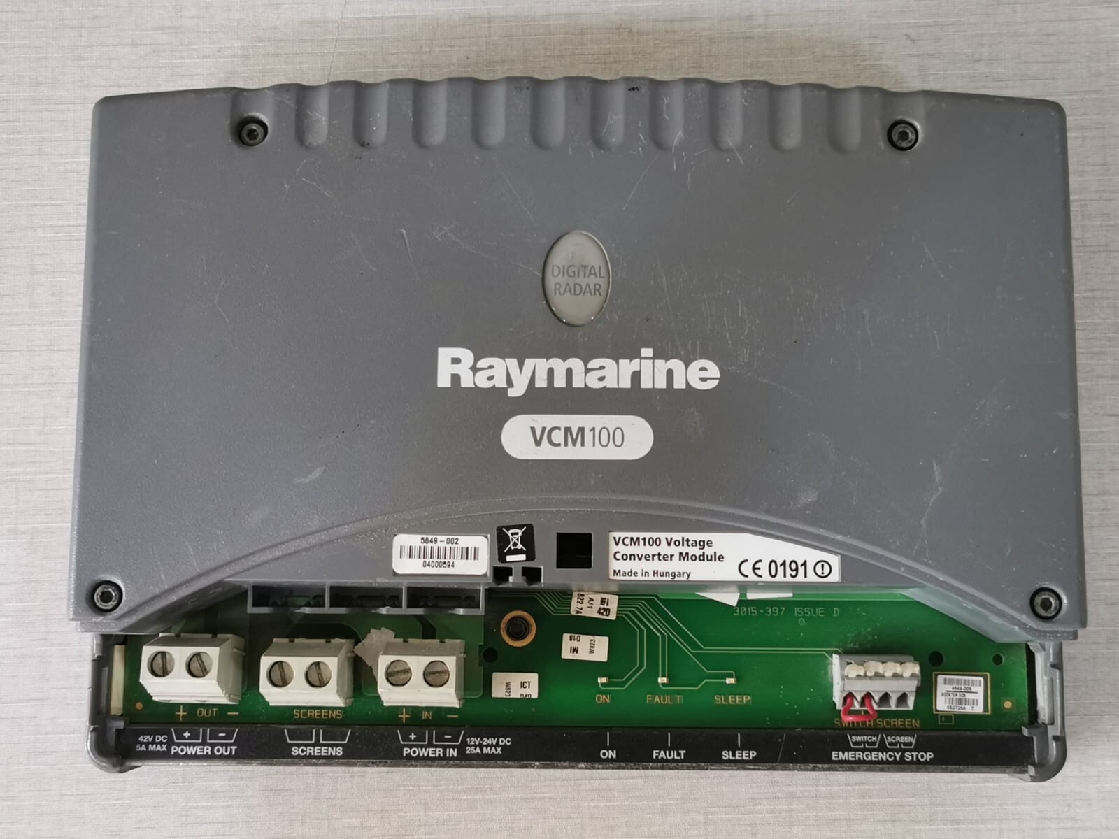 Raymarine VCM-100 Raymarine VCM 100 Voltage Converter Module - Missing Front Cover 3