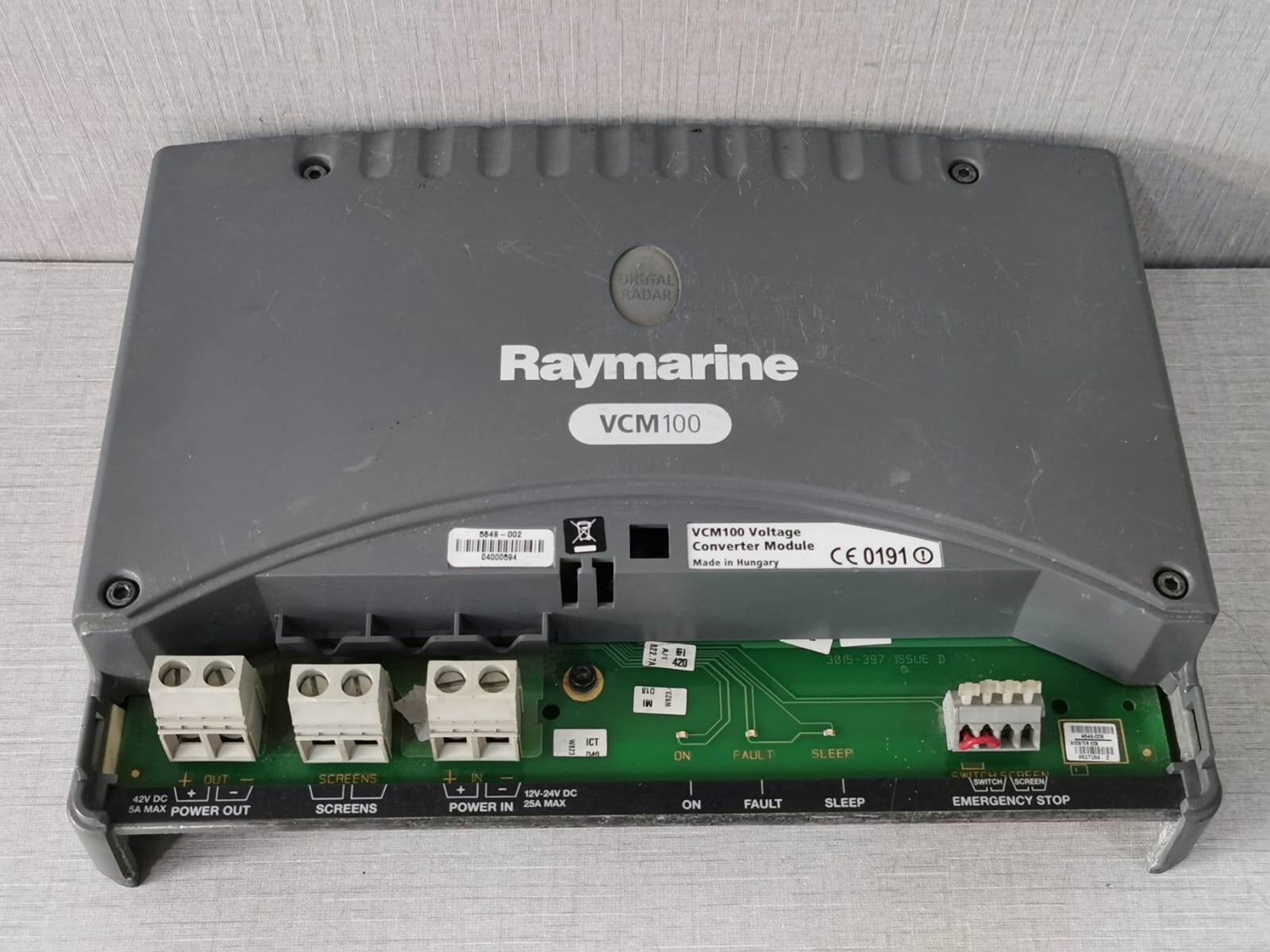 Raymarine VCM-100 Raymarine VCM 100 Voltage Converter Module - Missing Front Cover 4