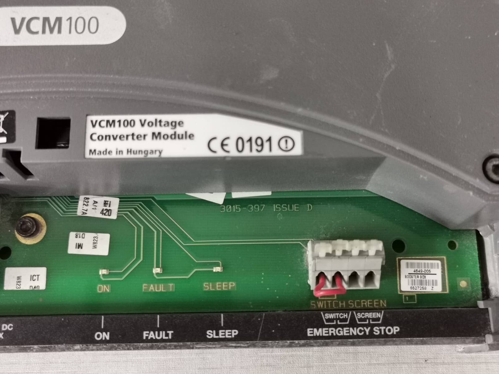 Raymarine VCM-100 Raymarine VCM 100 Voltage Converter Module - Missing Front Cover 5
