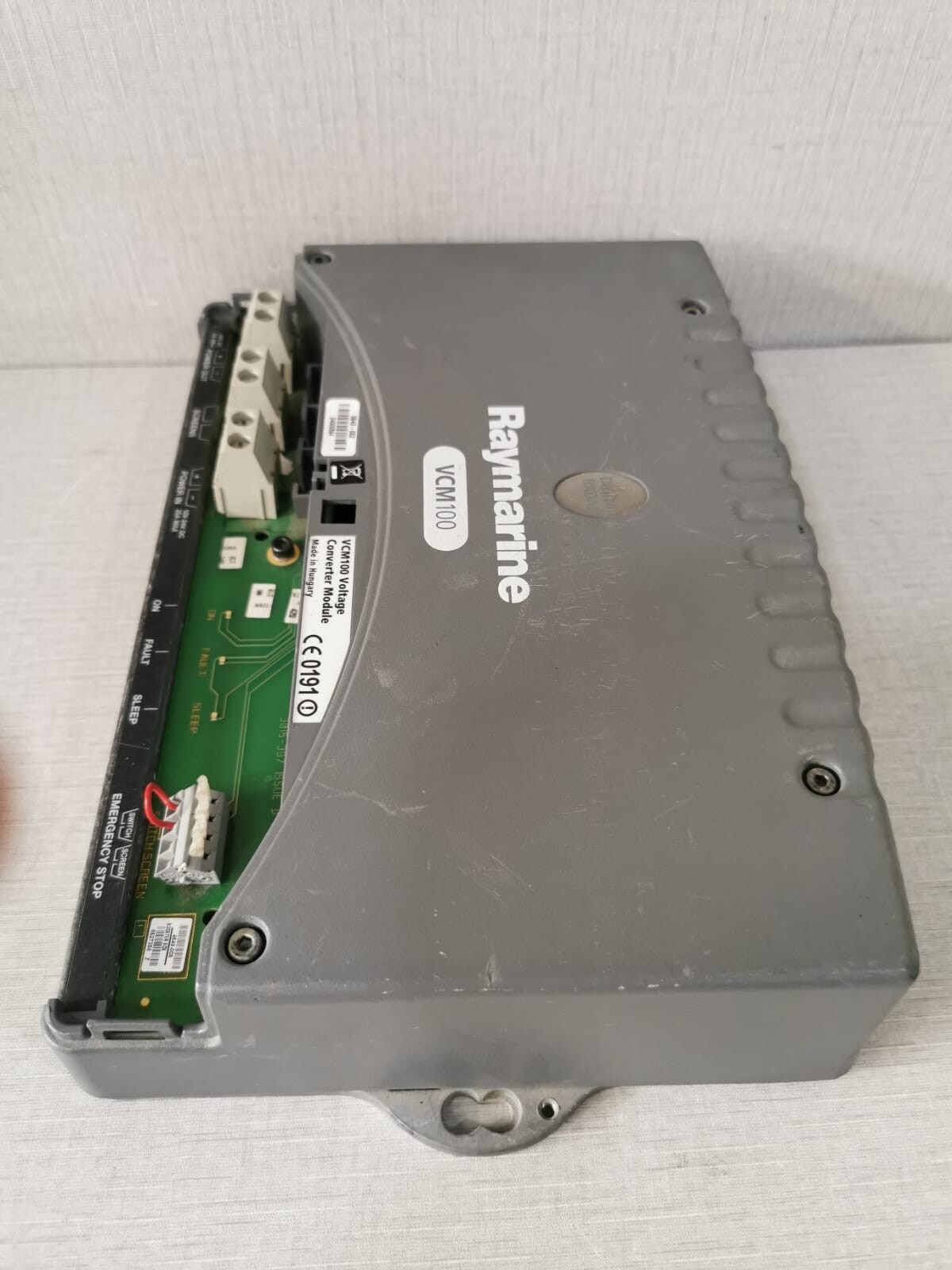 Raymarine VCM-100 Raymarine VCM 100 Voltage Converter Module - Missing Front Cover 10
