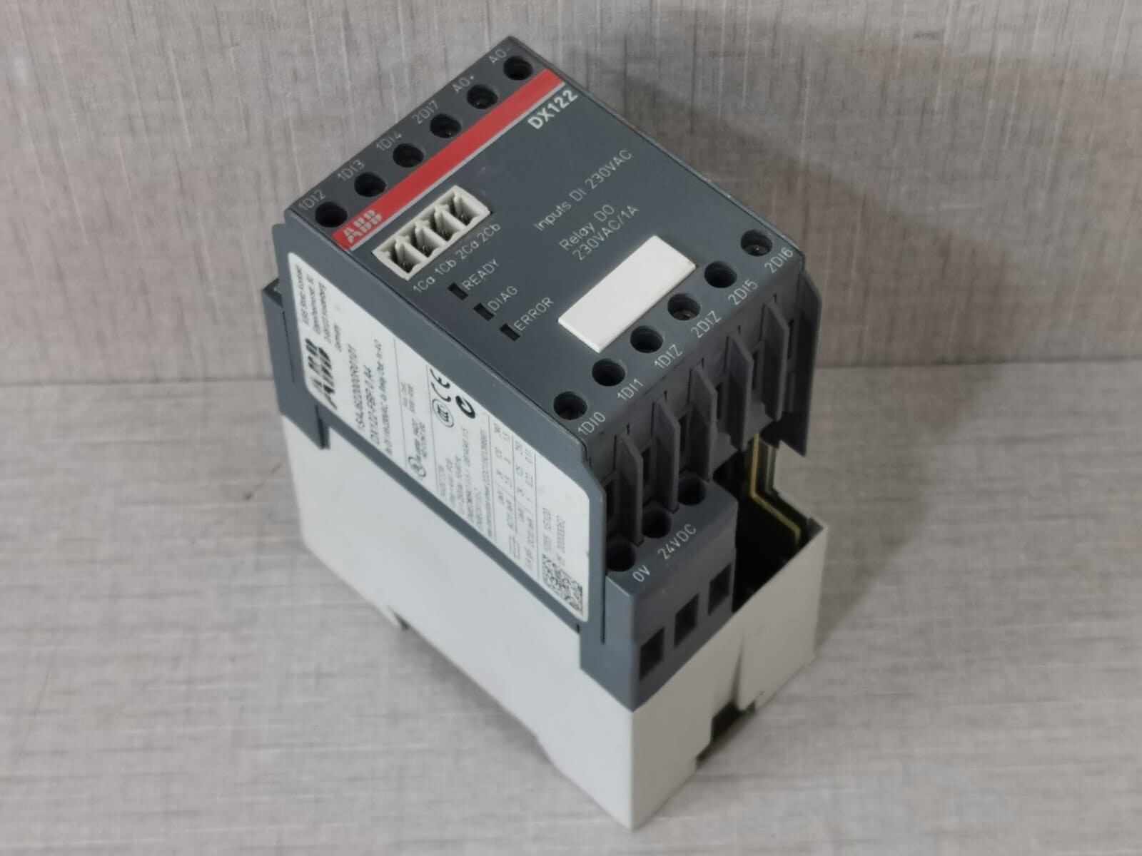 ABB 1SAJ622000R0101 ABB DX122 /1SAJ622000R0101 DX122-FBP.0 A4 MODULE FOR UMC100-WITHOUT COVER 9