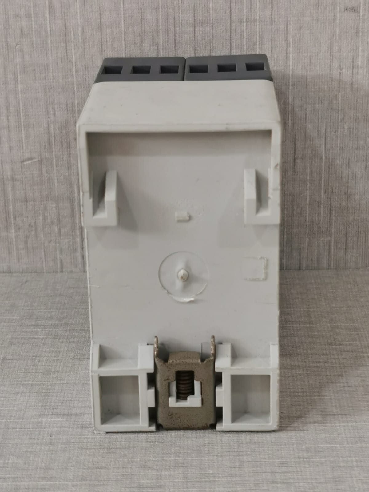 ABB 1SAJ622000R0101 ABB DX122 /1SAJ622000R0101 DX122-FBP.0 A4 MODULE FOR UMC100-WITHOUT COVER 10