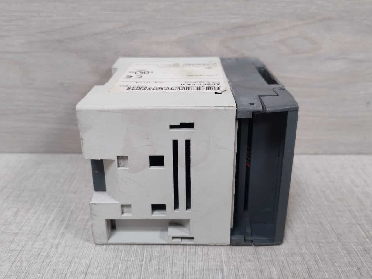 ABB XI16E1-E4.0 ABB XI16E1-E4.0 Extension Digital Input Module 16 24VDC INPUTS 1SBP260100R1001 6