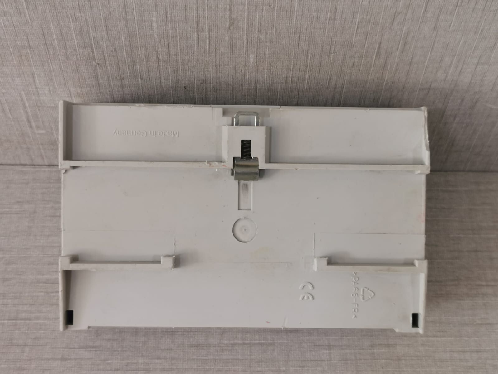 ABB 6197/12-101-500 ABB UD/S 4.210.2 UNIVERSAL DIMMING ACTUATOR 6197/12-101-500 10