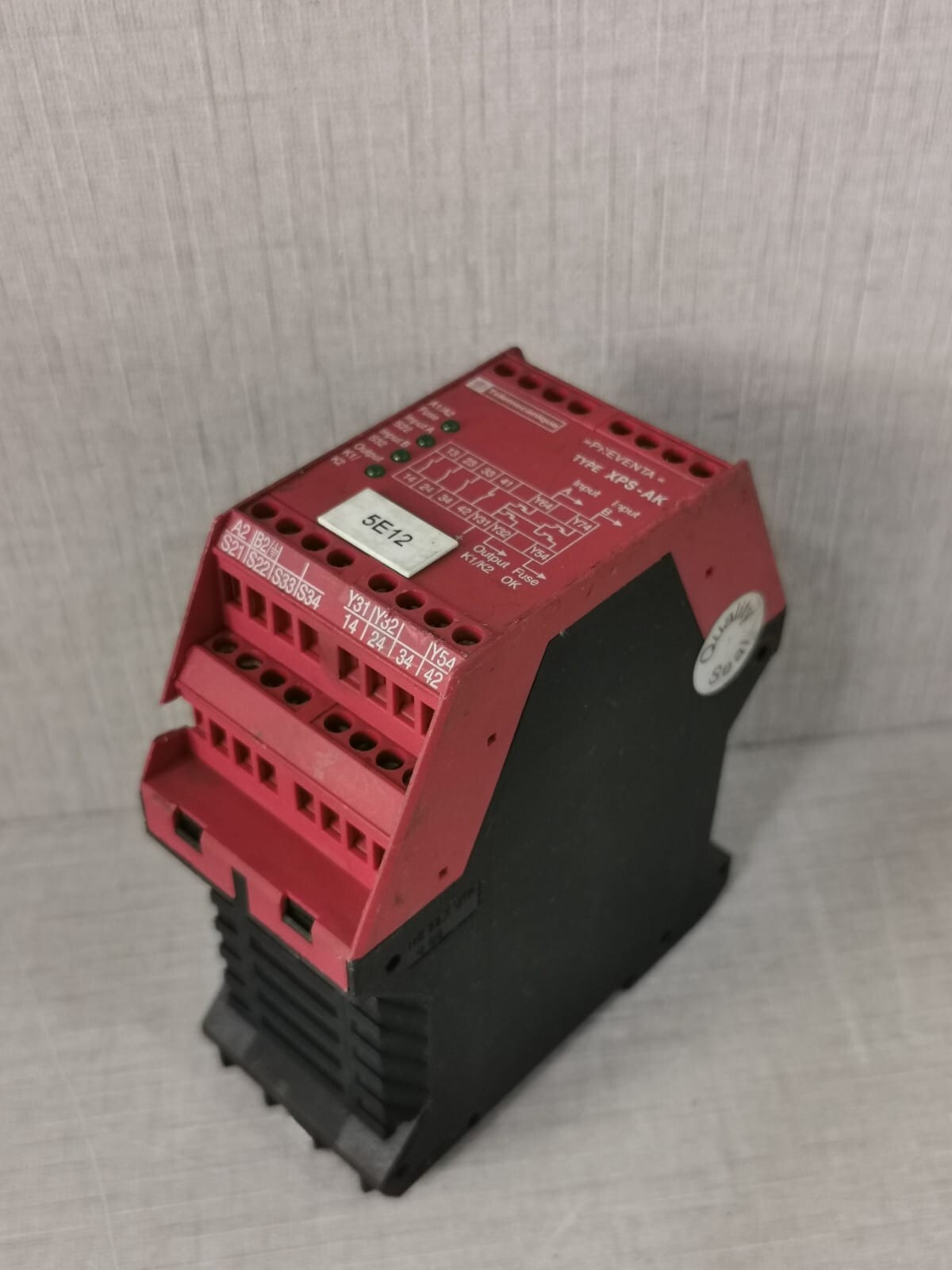 Schneider Electric XPSAK311144 Schneider Electric XPS-AK PREVENTA-Safety Relay XPSAK311144 8