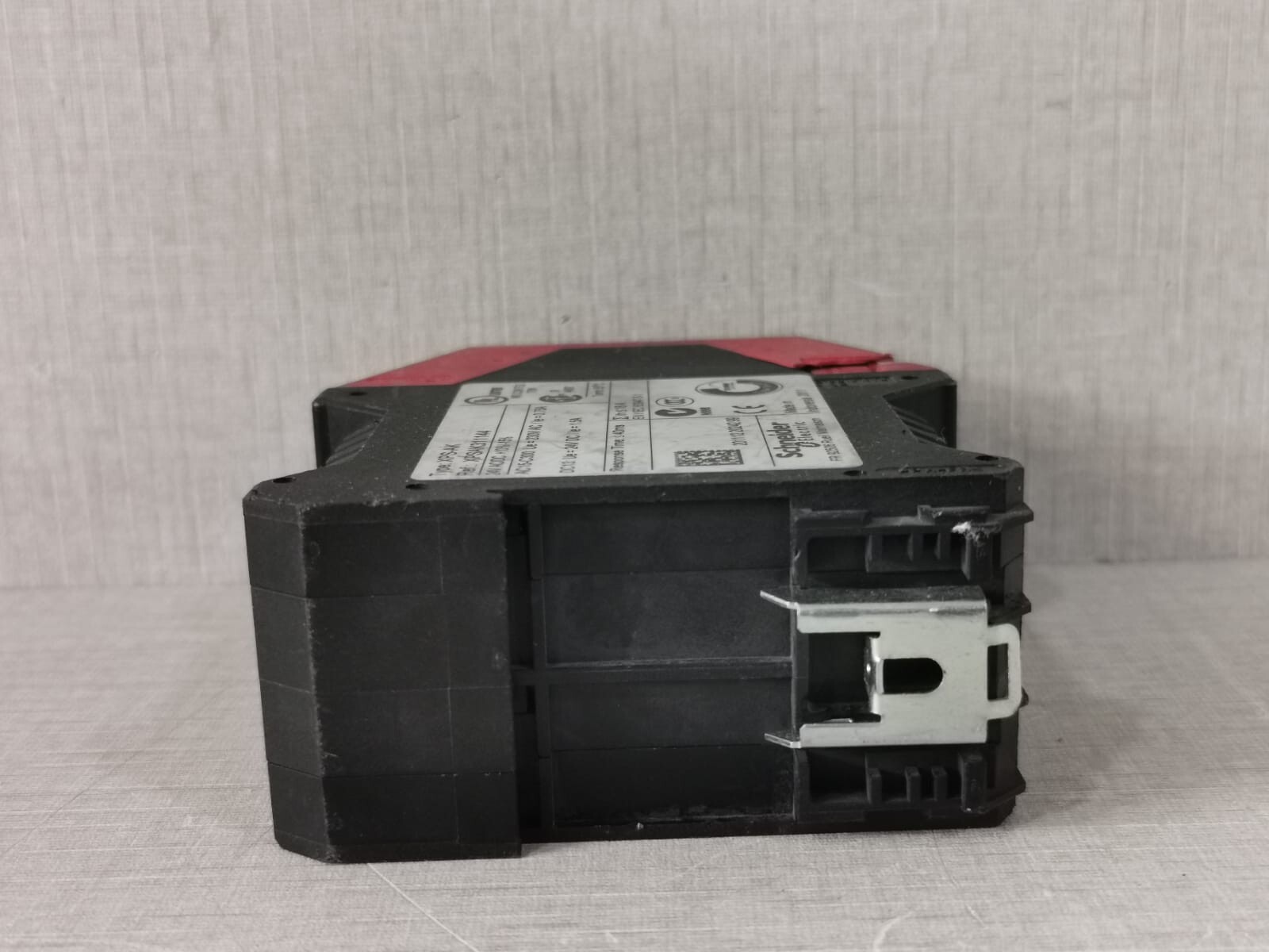 Schneider Electric XPSAK311144 Schneider Electric XPS-AK PREVENTA-Safety Relay XPSAK311144 10