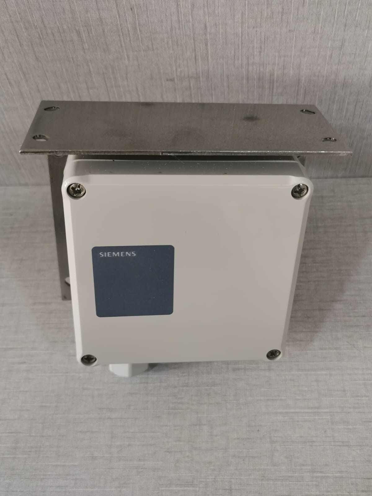 Siemens QBE61.3-DP5 SIEMENS QBE61.3-DP5 Differential Pressure Sensor 4