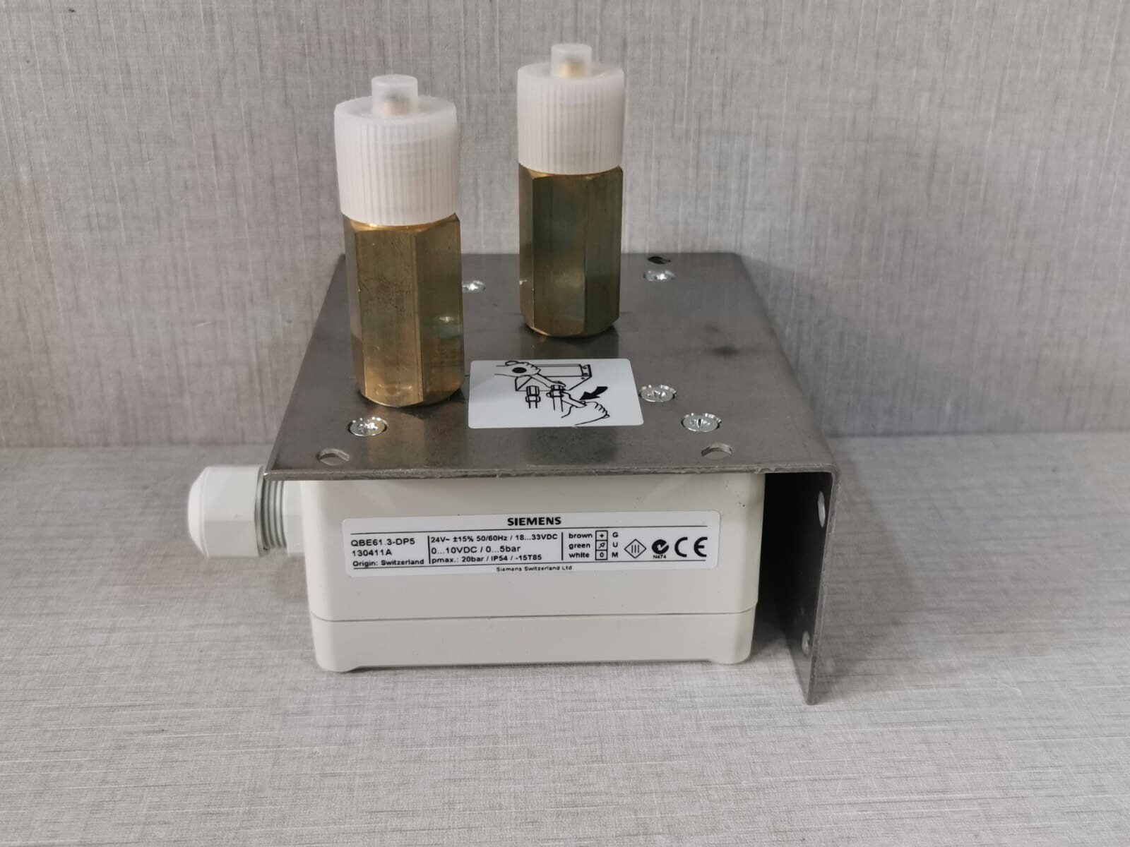 Siemens QBE61.3-DP5 SIEMENS QBE61.3-DP5 Differential Pressure Sensor 7