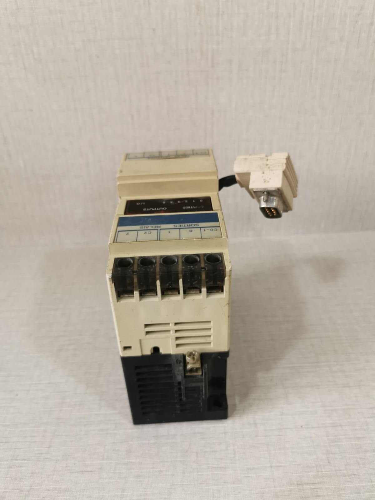 Telemecanique TSXDSF635 TELEMECANIQUE TSX DSF 635 / TSXDSF635 6 RELAYS OUTPUTS 6