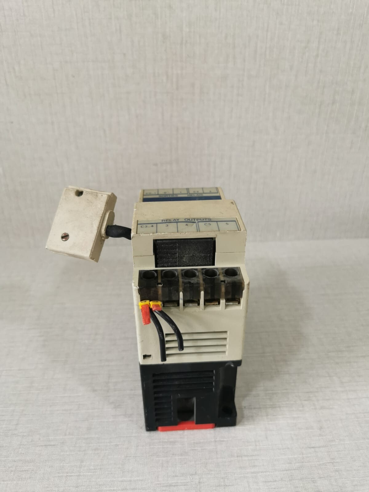 Telemecanique TSXDSF635 TELEMECANIQUE TSX DSF 635 / TSXDSF635 6 RELAYS OUTPUTS 7
