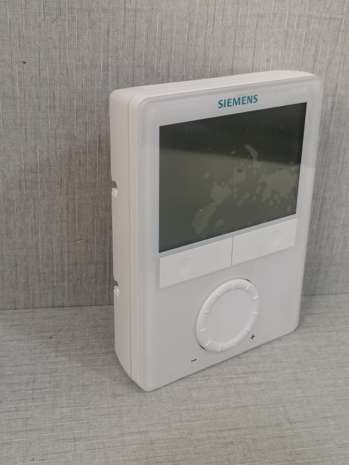 Siemens RDG100KN Siemens RDG100KN Room Thermostat -Without Back Cover 6