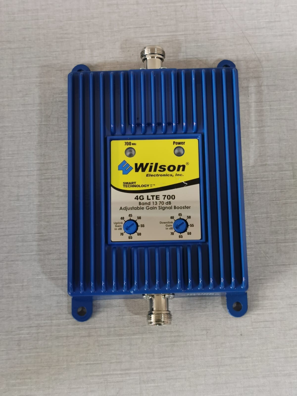 Wilson Electronics LTE-700 Wilson Electronics 271865 4G LTE 700 Adjustable Gain Signal Booster - Inc. Accs 4