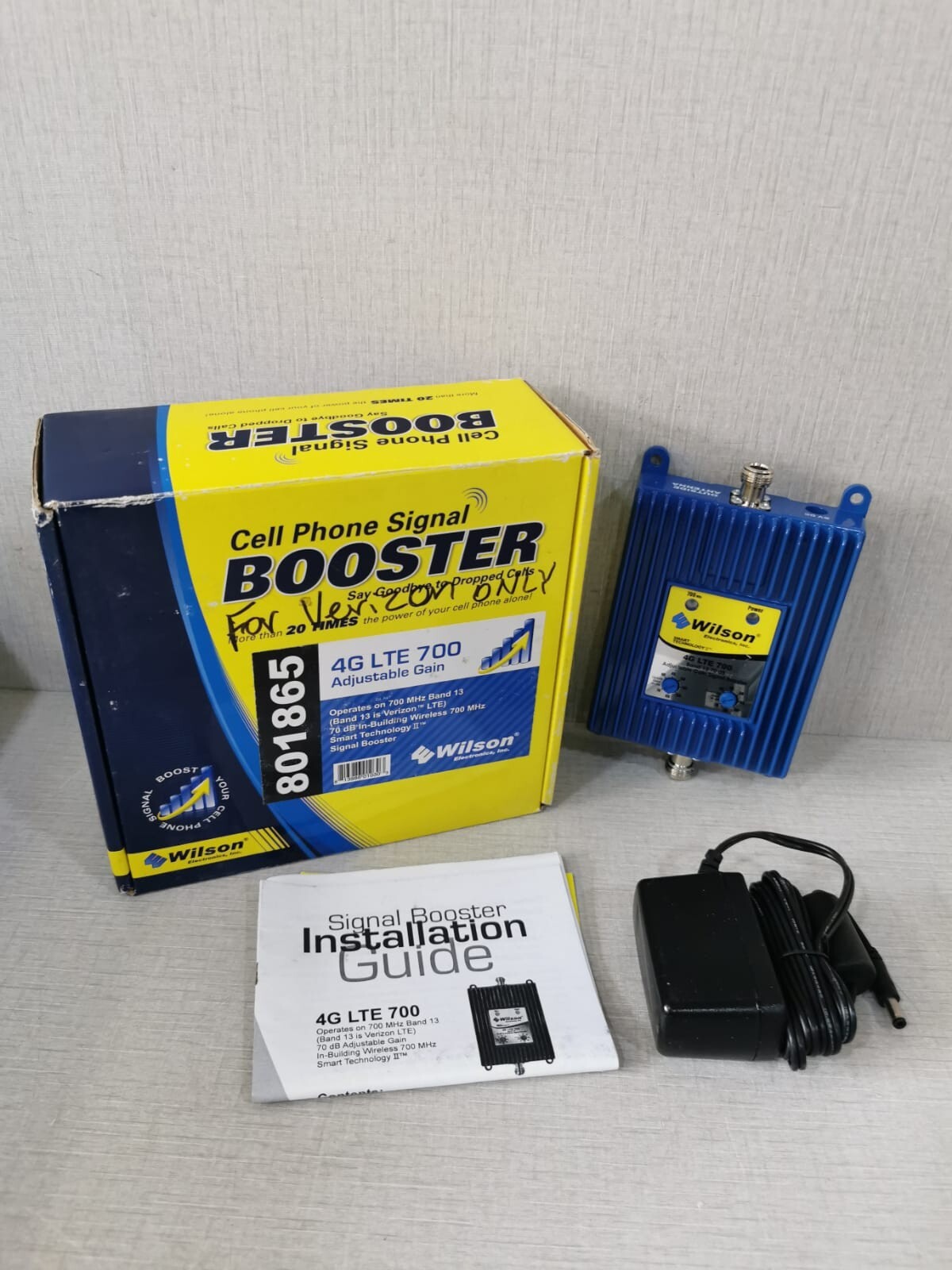 Wilson Electronics 271865 4G LTE 700 Adjustable Gain Signal Booster - Inc. Accs