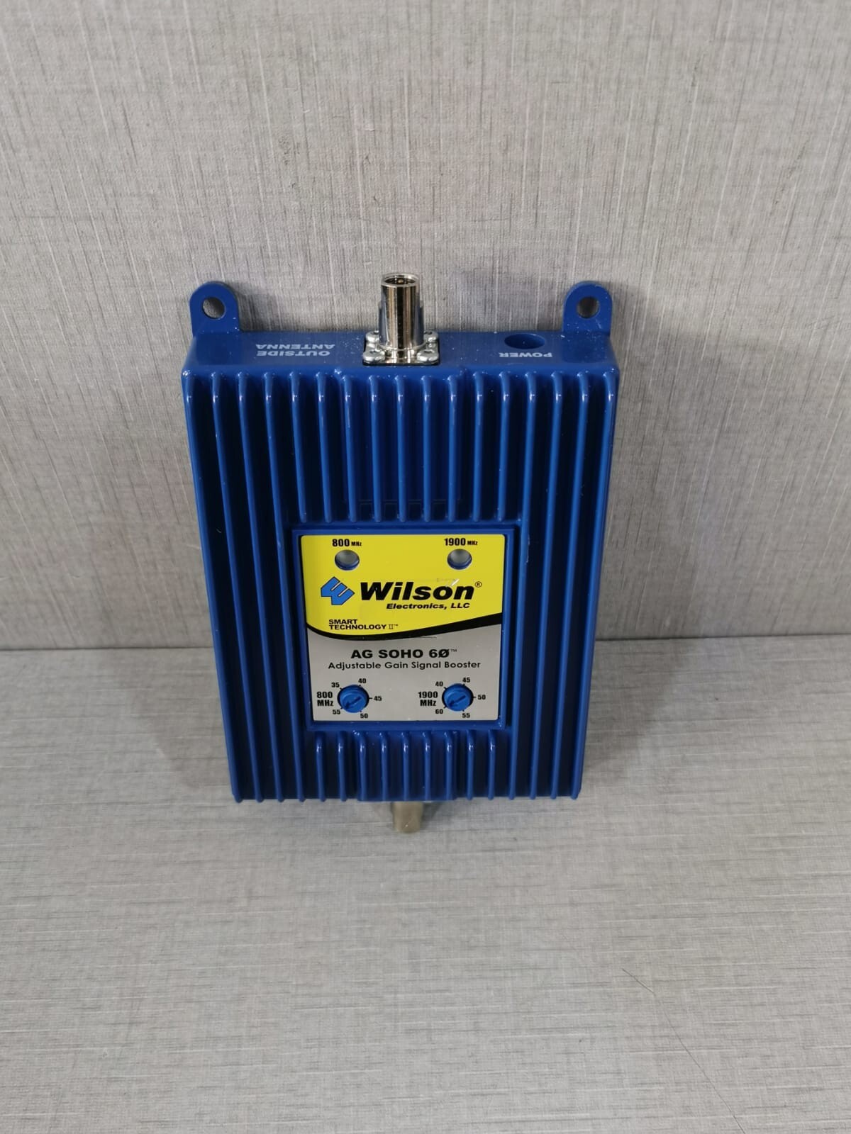 Wilson Electronics SOHO-60 Wilson Electronics 271265 AG SOHO 60 Adjustable Gain Signal Booster - INC. ACCS 4