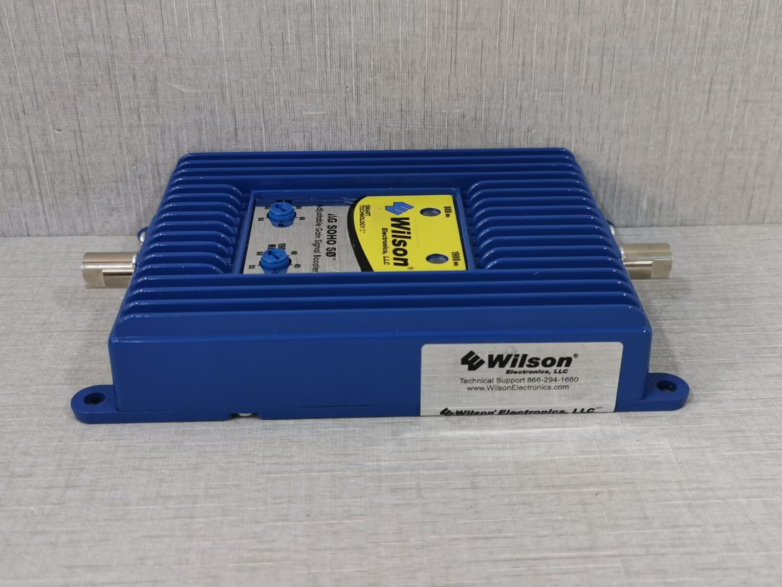 Wilson Electronics SOHO-60 Wilson Electronics 271265 AG SOHO 60 Adjustable Gain Signal Booster 9