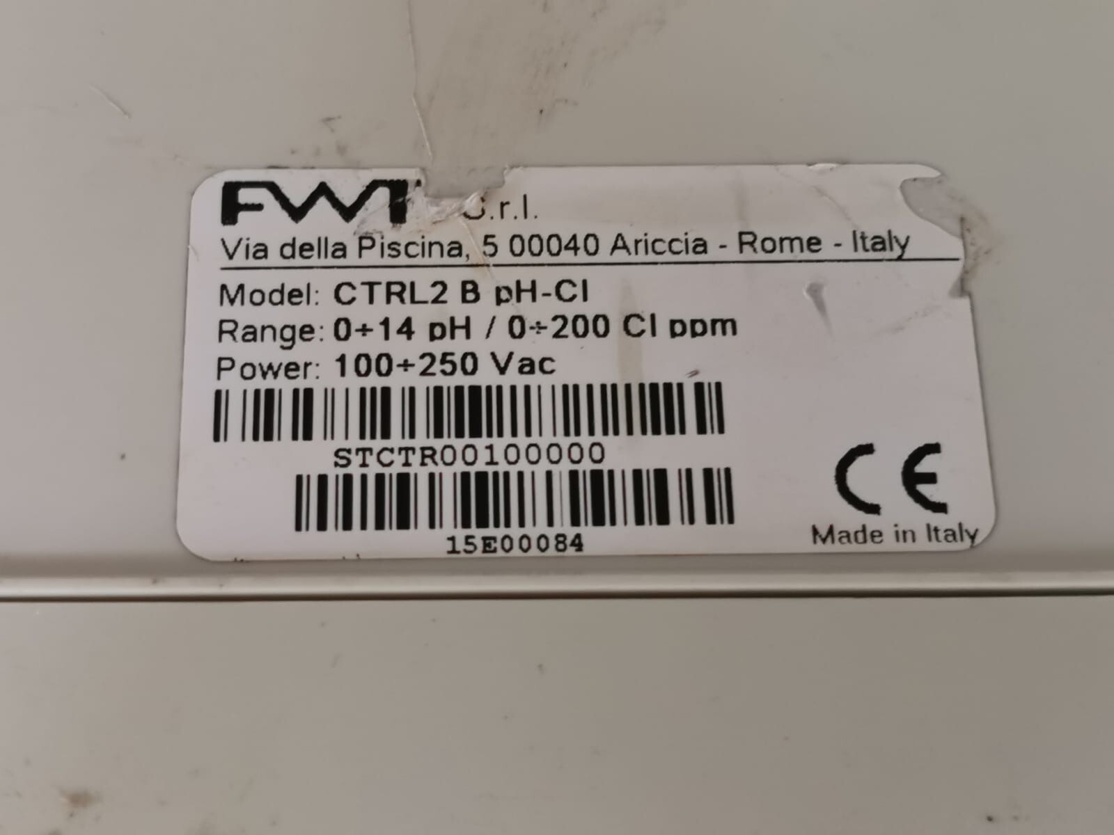 FWT CTRL 2 plus FWT CTRL2 B ph-cl Range 0-14 ph/0-200 cl ppm - Screen Cover Damaged 4