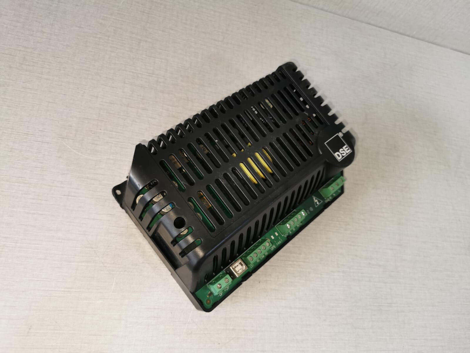 DSE 9470-006-01 DSE 9470-006-01 Intelligent Battery Charger 6