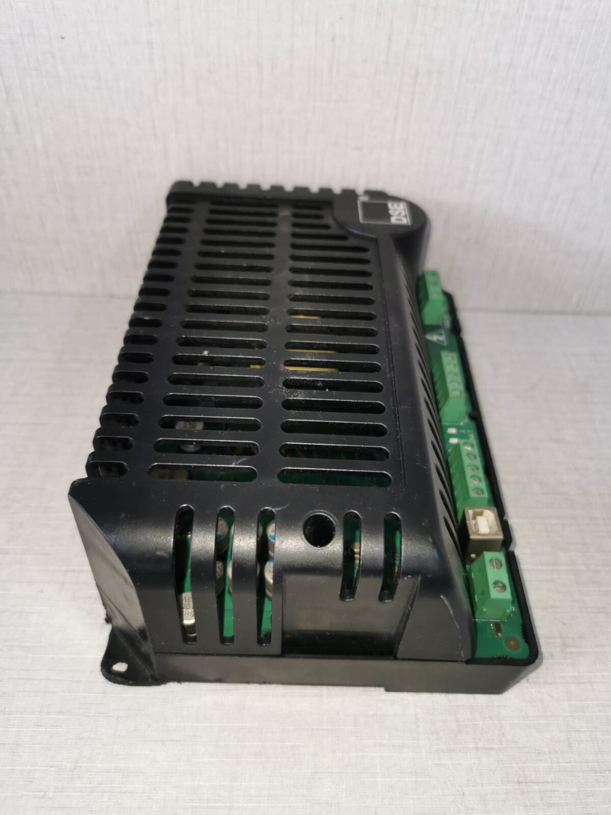 DSE 9470-006-01 DSE 9470-006-01 Intelligent Battery Charger 8
