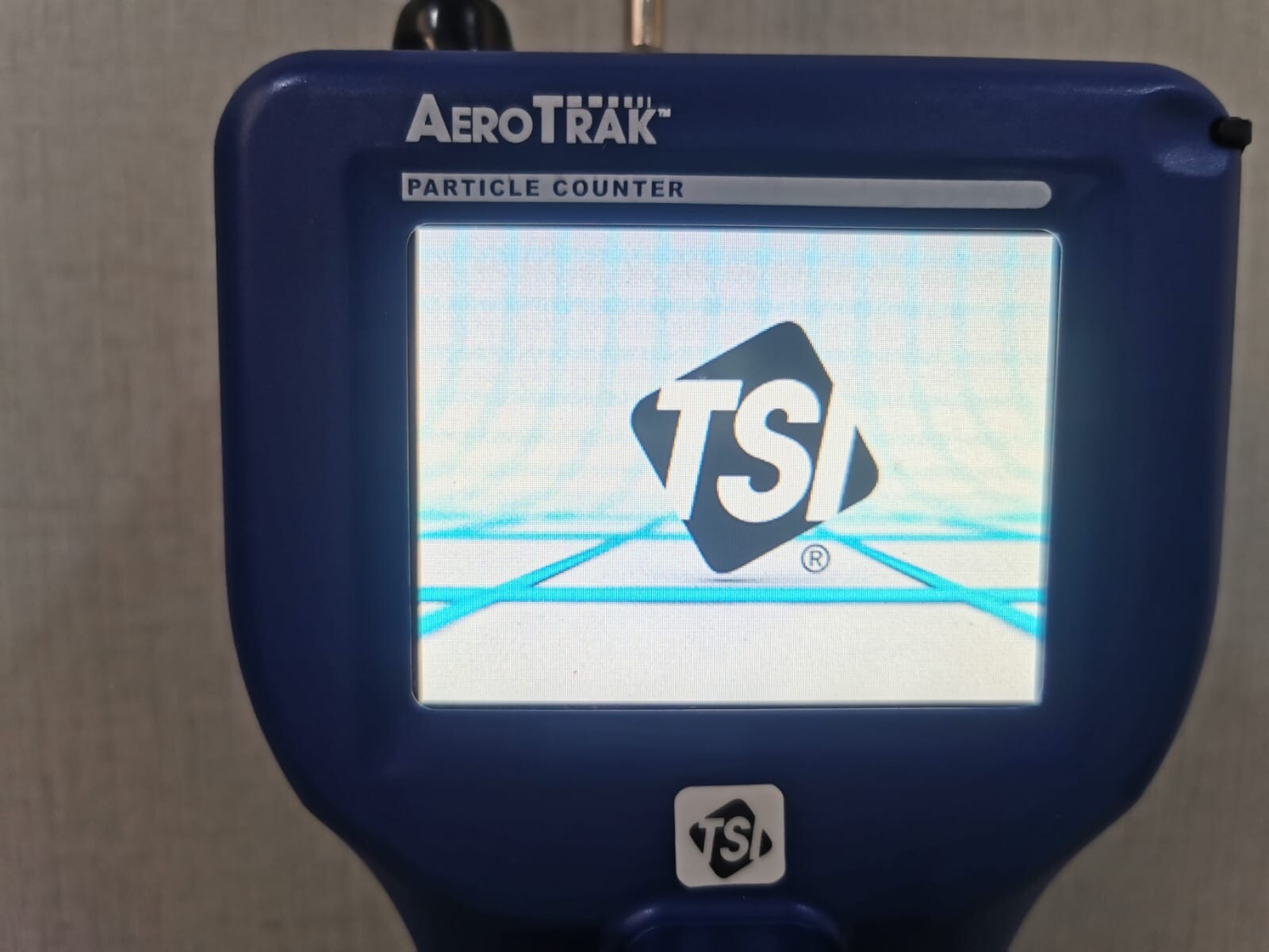 TSI 9306 -V2 TSI AERO-TRAK 9306 -V2 PARTICLE COUNTER -with charger only 3