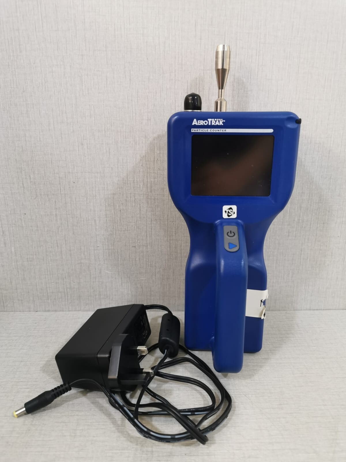 TSI 9306 -V2 TSI AERO-TRAK 9306 -V2 PARTICLE COUNTER -with charger only 7