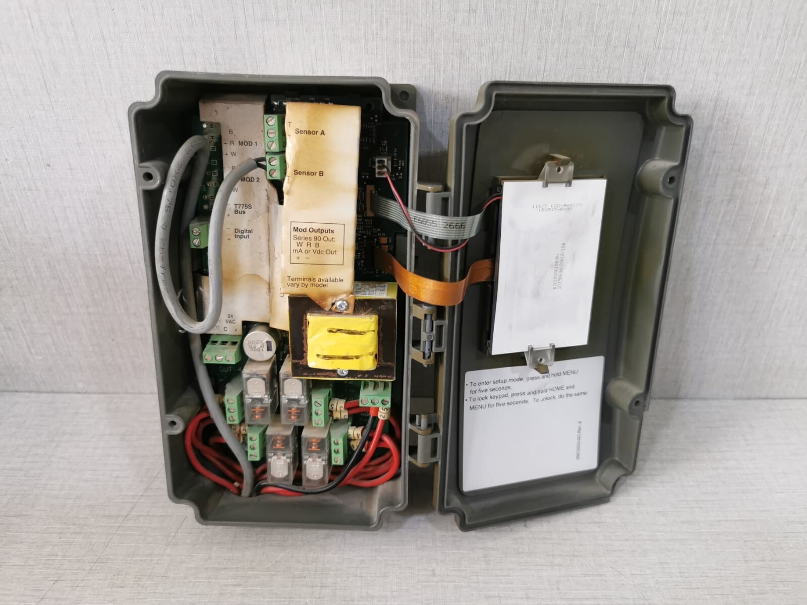 Honeywell T775B2040 HONEYWELL T775B2040 Electronic Remote Temperature Controller 8