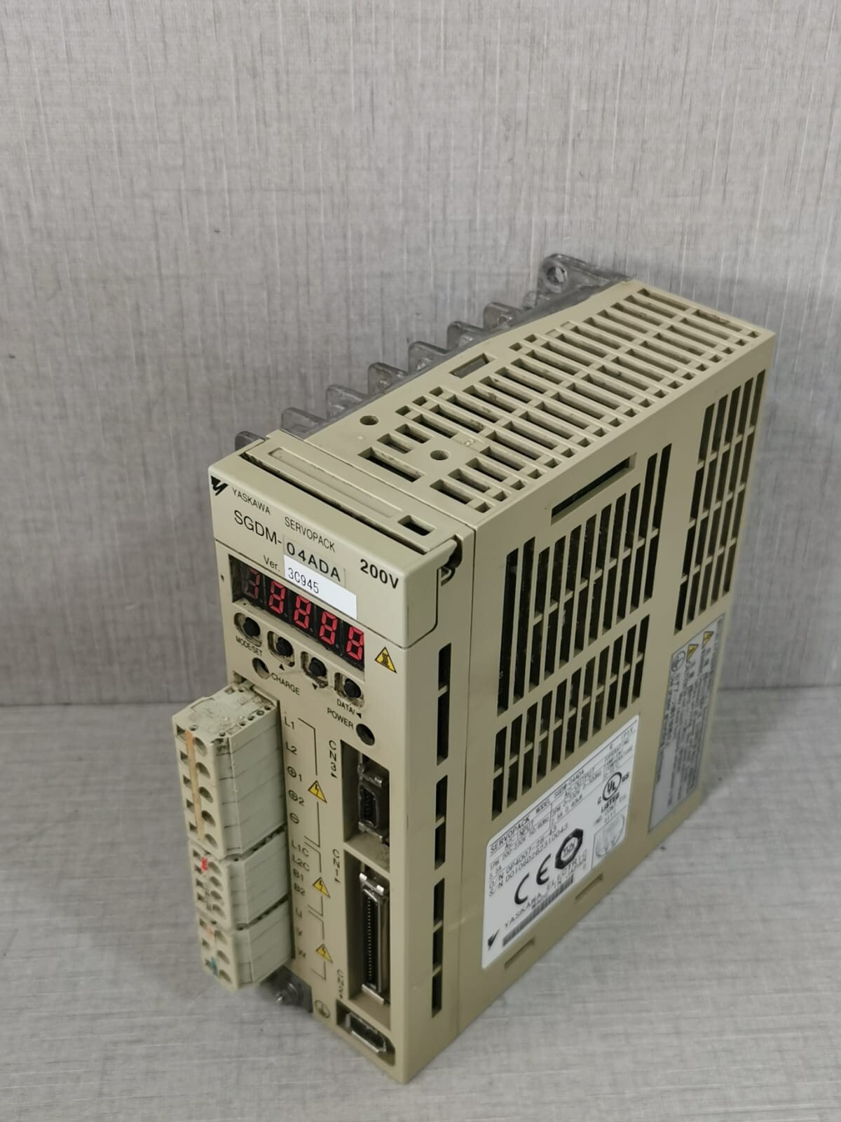 Yaskawa SGDM-04ADA YASKAWA SGDM-04ADA SERVO PACK 200V 9