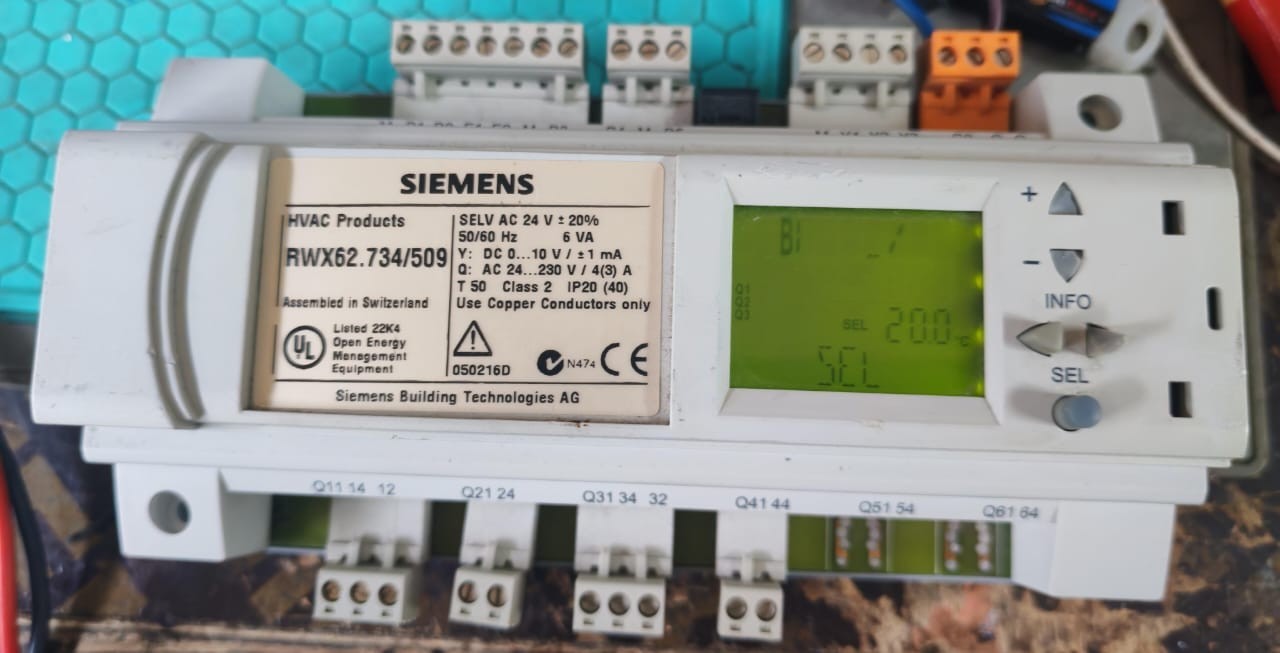 Siemens RWX62.734/509 SIEMENS RWX62.734/509 Universal Controller - Damaged Rubber Button 4