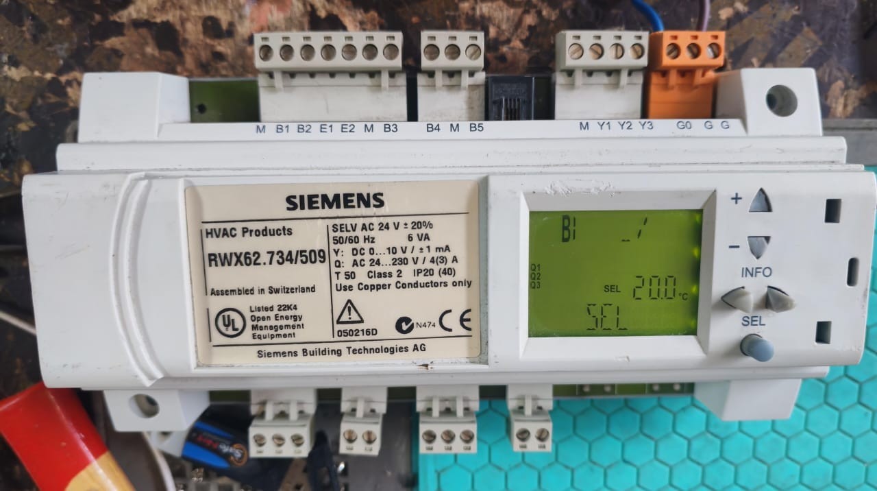Siemens RWX62.734/509 SIEMENS RWX62.734/509 Universal Controller - Damaged Rubber Button 5