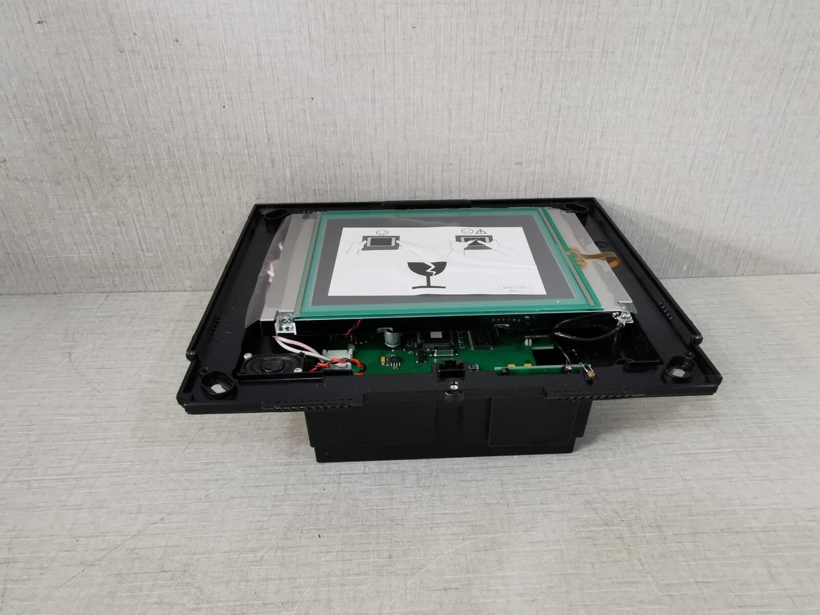 ABB ABB-6136 ABB 6136/100 C-102-500 CPC/U 3.1 CONTROL PANEL 2CDG006136R0185 with Screen Cover 7