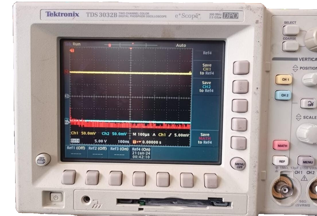 TEKTRONIX 2.5 TEKTRONIX TDS 3032B 2CHANNEL COLOR DIGITAL PHOSPHOR OSCILLOSCOPE 300MHZ 2.5 GS/S 2