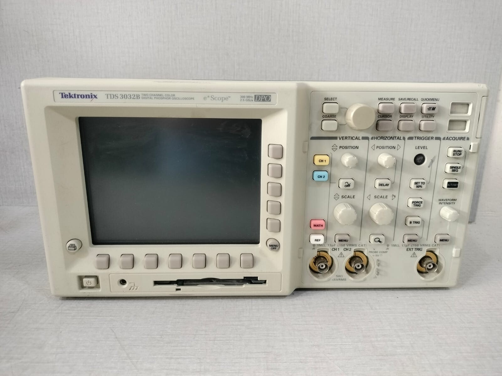 TEKTRONIX 2.5 TEKTRONIX TDS 3032B 2CHANNEL COLOR DIGITAL PHOSPHOR OSCILLOSCOPE 300MHZ 2.5 GS/S 9