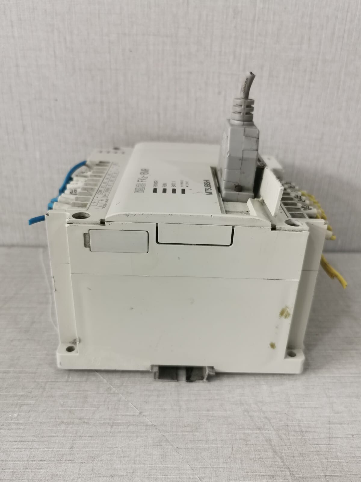 Mitsubishi MELSEC FX2-16MR MITSUBISHI MELSEC FX2-16MR AC85-264V 50-60HZ 30VA MAX PROGRAMMABLE CONTROLLER 5