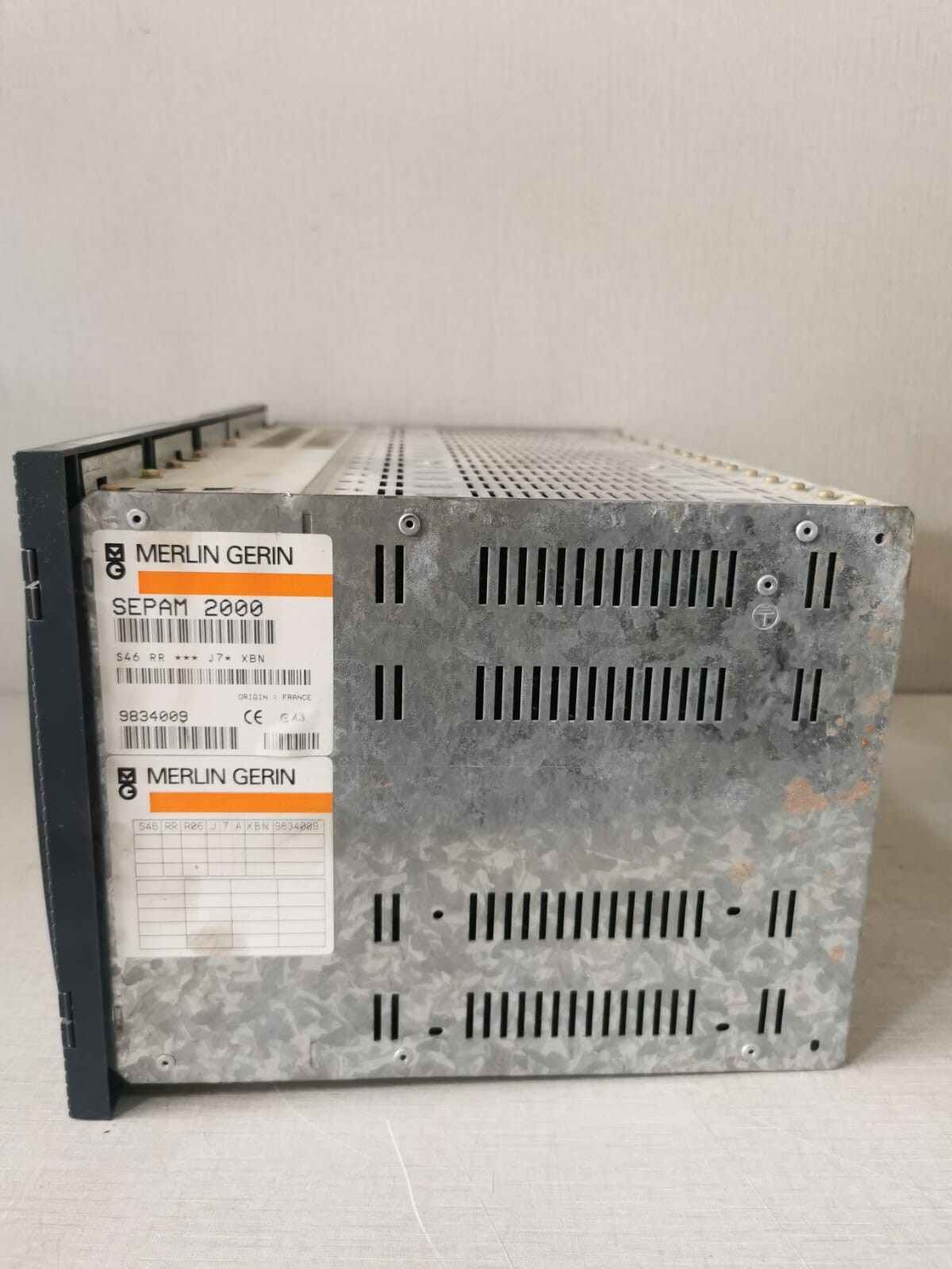 Merlin Gerin RELAY-W/O MERLIN GERIN SEPAM 2000 PROTECTION RELAY-W/O FRONT COVER & BROKEN SCREEN SURFACE 10
