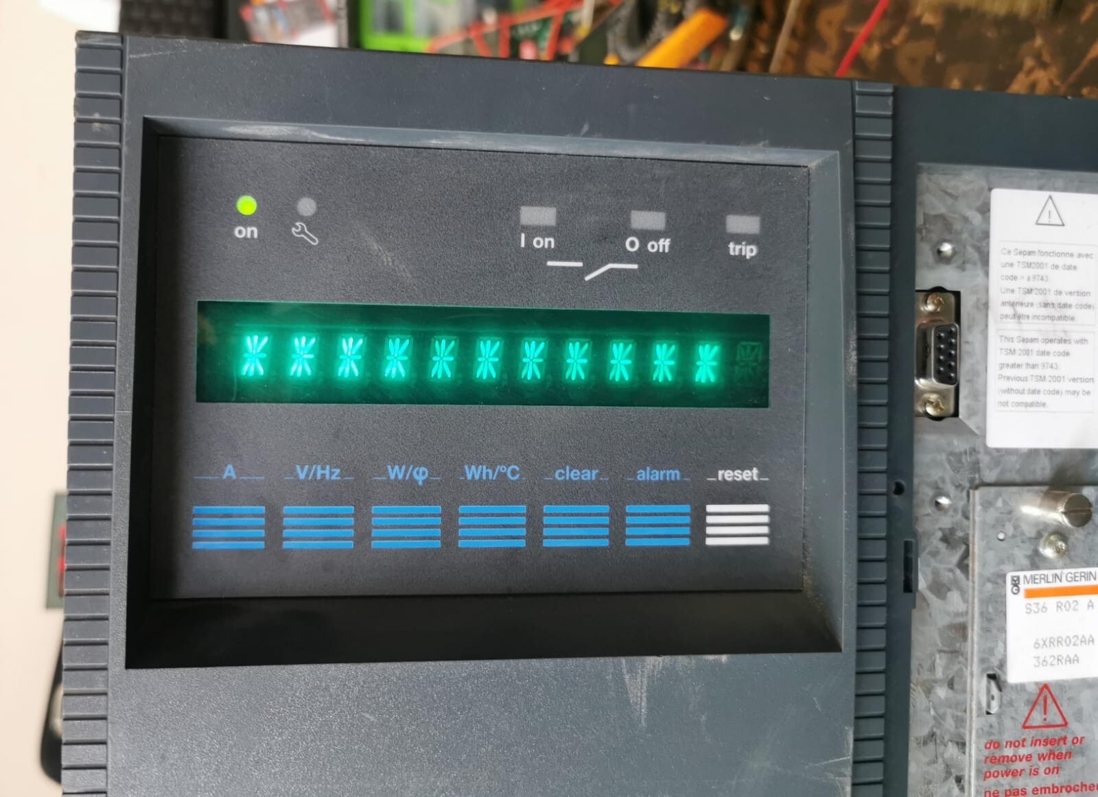 Merlin Gerin SEPAM 2000 MERLIN GERIN SEPAM 2000 PROTECTION RELAYS - TRIED & TESTED 2