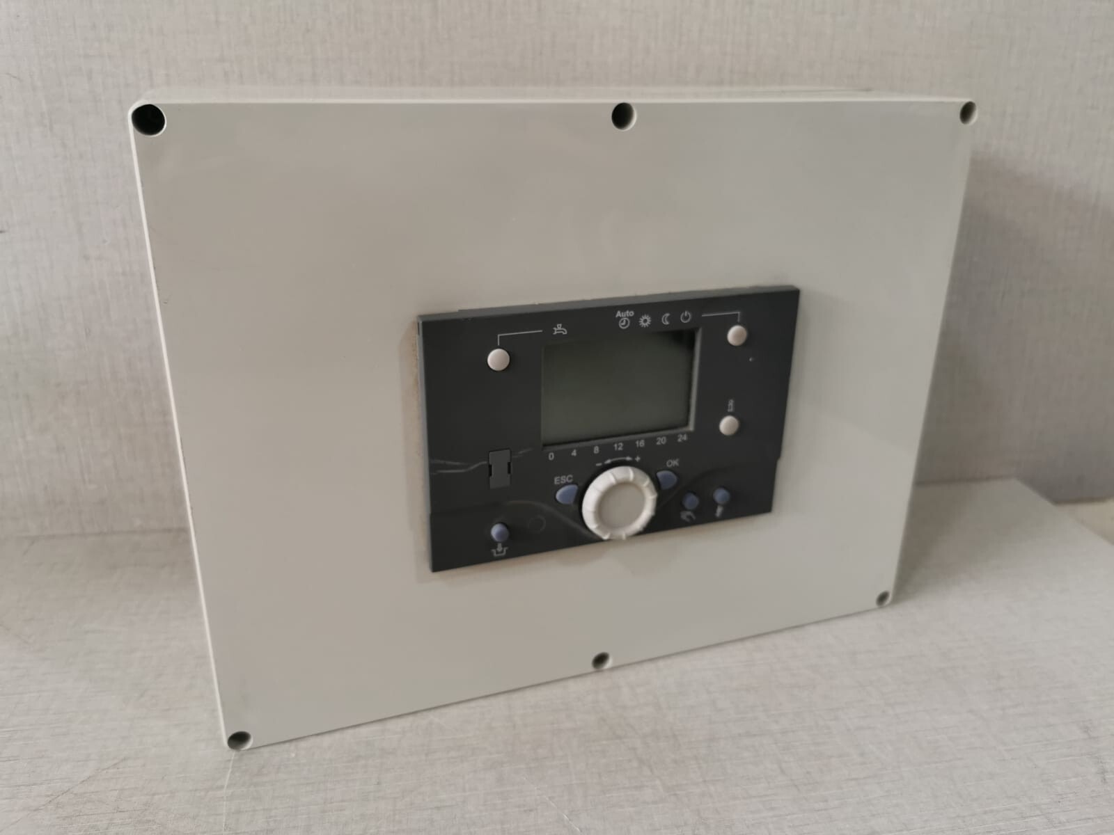 Siemens RBM100-00 SIEMENS THERMOSTAT CONTROL REGULATOR PANEL RBM100-00 / RVS63.283/260 230V 2